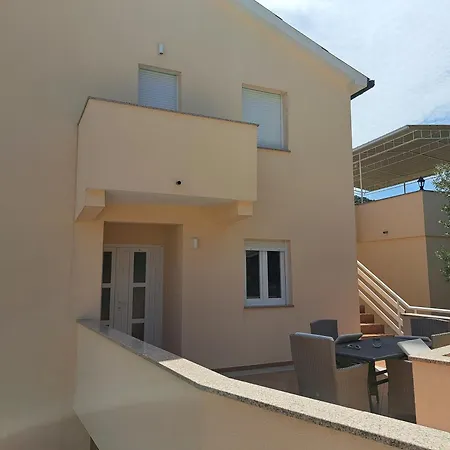 Apartments Vili * Rab Town