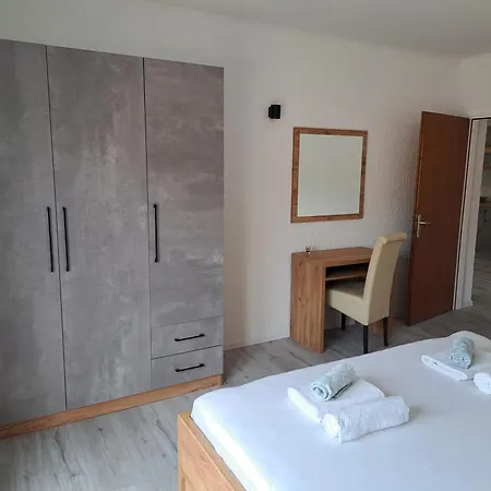Apartman Apartments Vili *