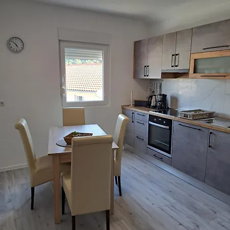Apartments Vili Apartman *
