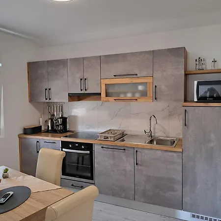 Apartman Apartments Vili *