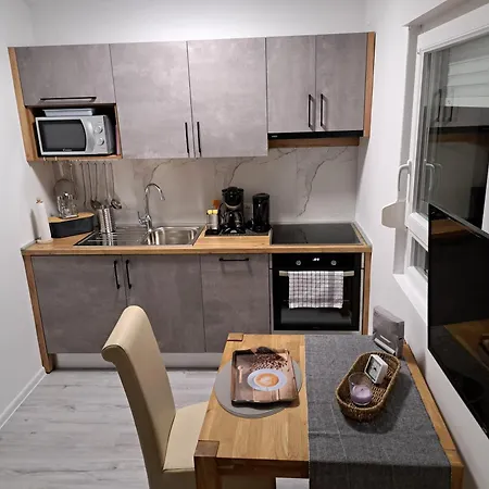 Apartments Vili 라브